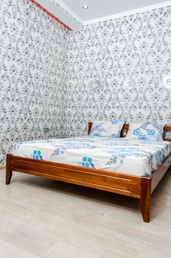 Appartement Admiral à Kharkiv Extérieur photo