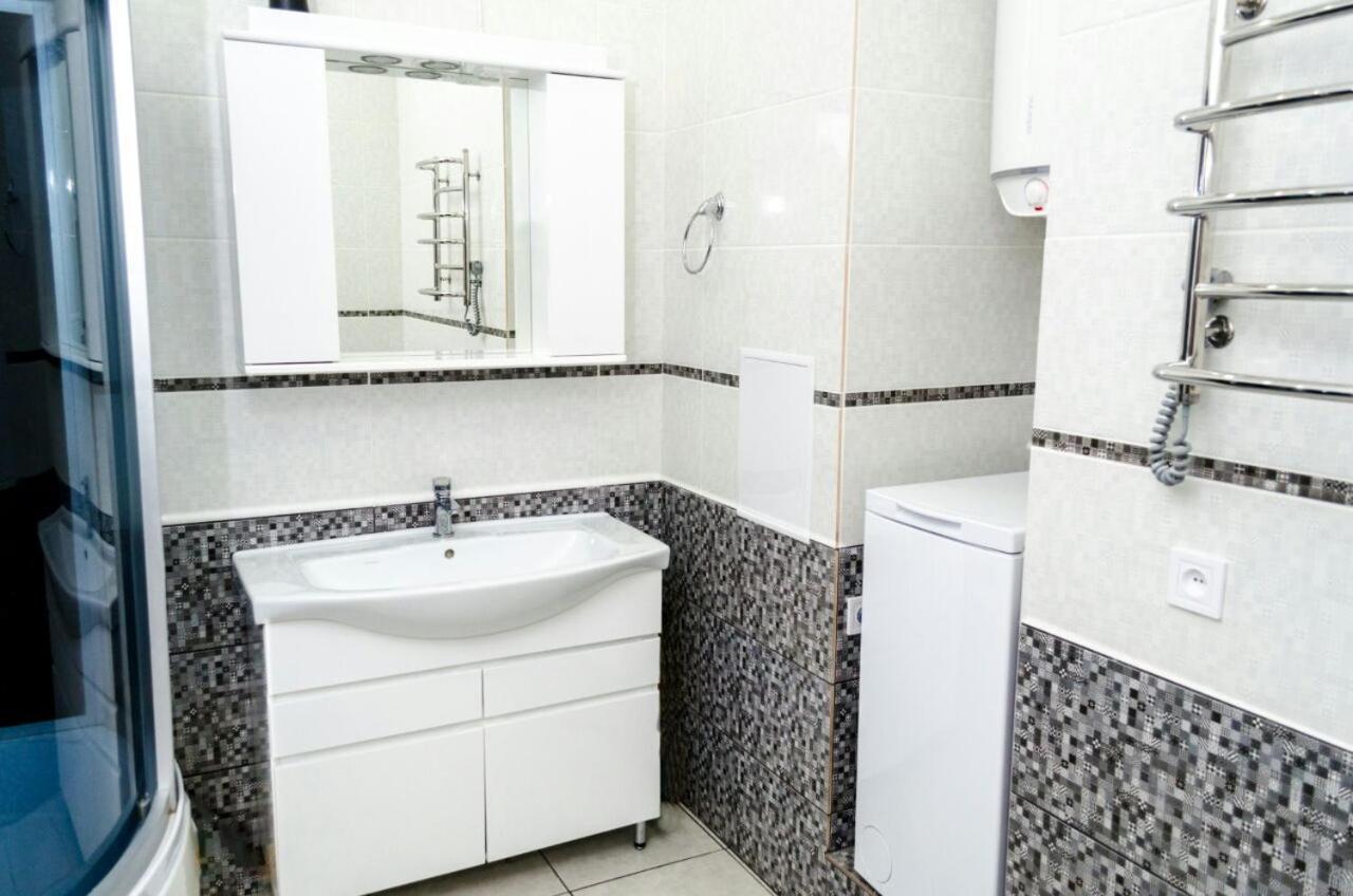 Appartement Admiral à Kharkiv Extérieur photo
